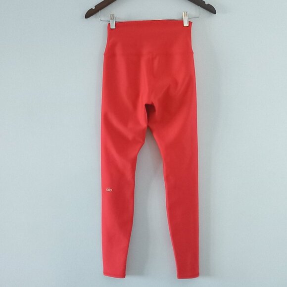 ALO YOGA AIRLIFT BRA in white AND LEGGINGS in red - set - S - Picture 6 of 14